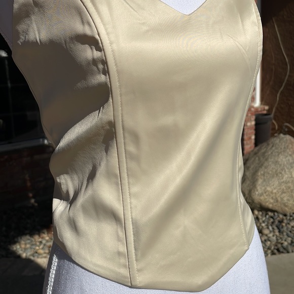 Cream Satin Strapless Corset - Picture 3 of 3